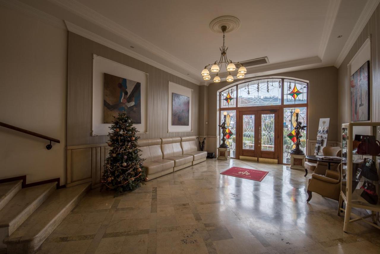 Hotel Rikhe Monika Tbilisi Exterior foto